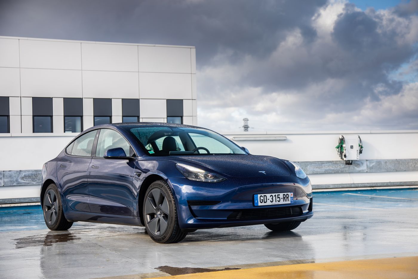 Tesla va bientôt proposer un modèle électrique bon marché