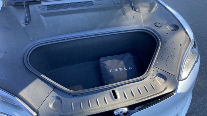 Cette voiture électrique aux performances incroyables pourrait concurrencer  la Tesla S Plaid