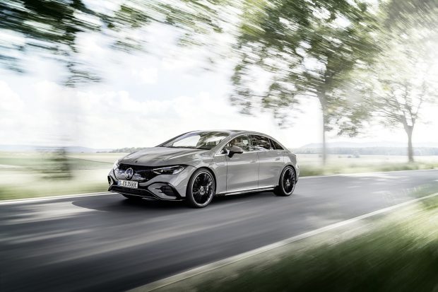 Mercedes continue à accélérer dans la voiture électrique