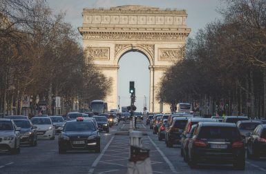 Pollution : à Paris, le stationnement sera plus cher pour les SUV dès 2024