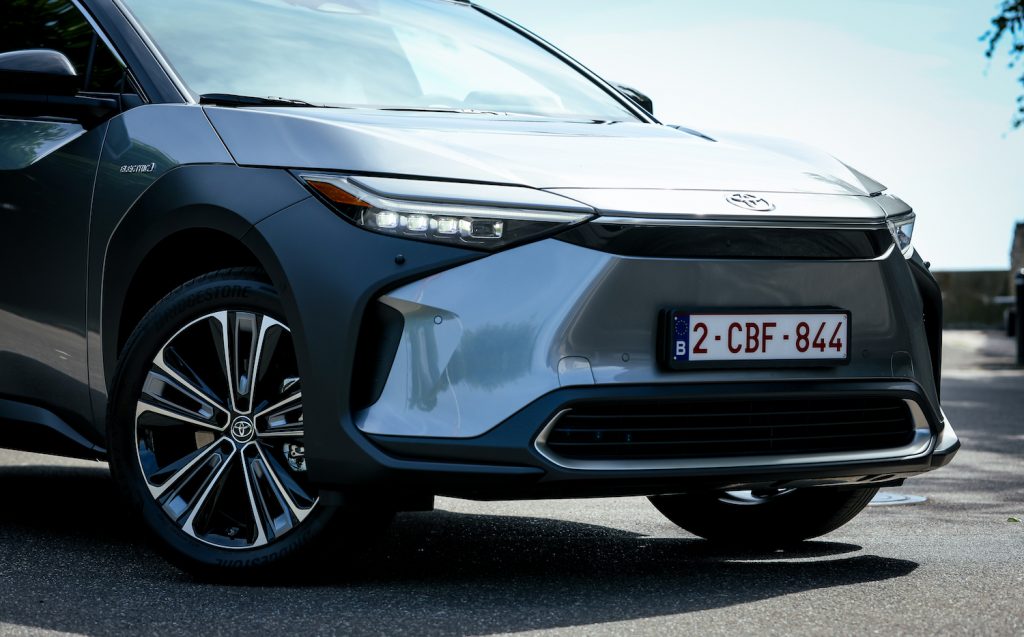 Toyota bZ4X : notre ESSAI complet du premier SUV 100% électrique
