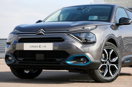 Nouvelles Citroën C4 X et ë-C4 X : celles que l'on n'attendait pas - Les  Numériques