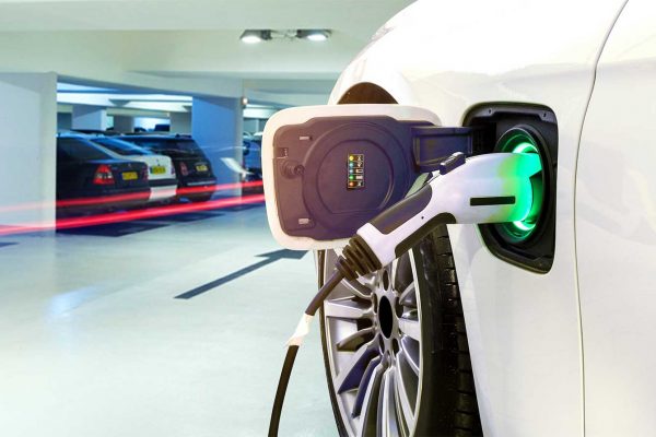 Recharge : Q-Park va déployer 600 bornes au Royaume-Uni