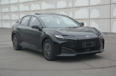 Toyota : la berline électrique bZ3 ne se cache plus