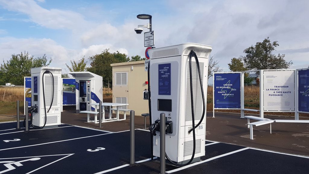 Borne de recharge nouveau record de puissance en France