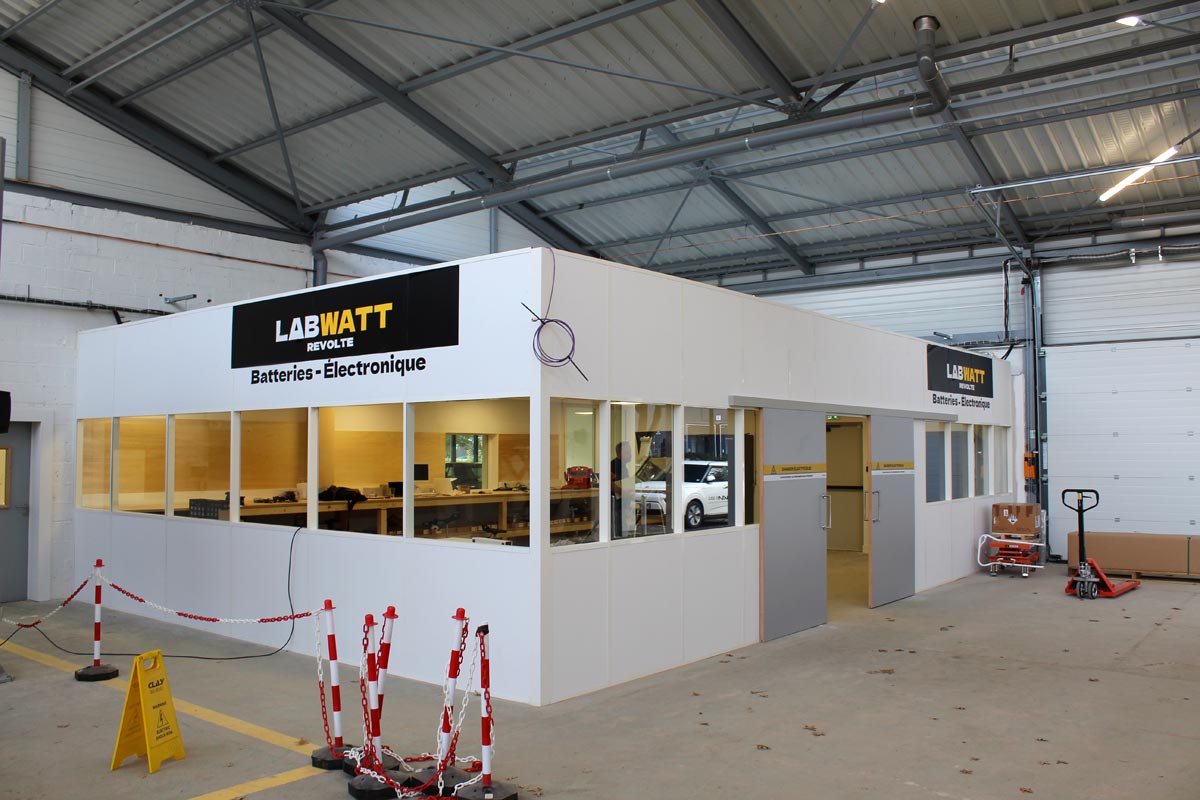 Reportage Réparation, entretien et formation aux eGarage Revolte, le