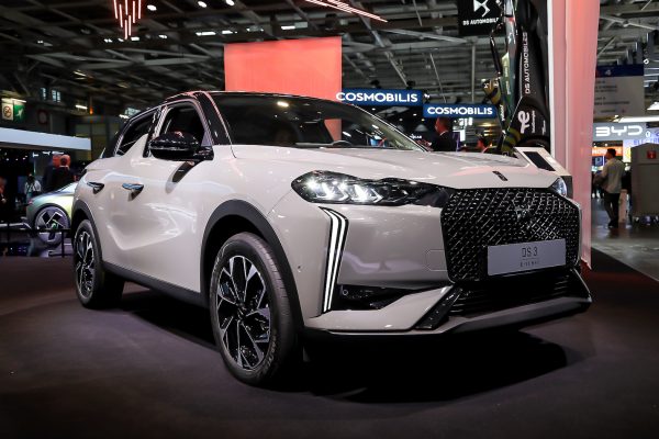 Mondial de l’Auto 2022 : les nouveautés hybrides et électriques DS, Peugeot et Renault en vidéo
