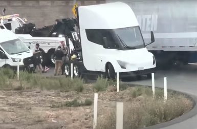 Vidéo – Pourquoi ce Tesla Semi en panne excite tant ce routier américain ?