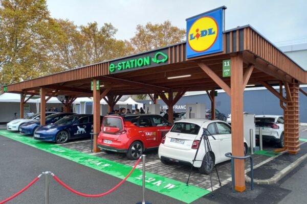 Automobile Propre a assisté au lancement de la recharge rapide et pas chère de Lidl