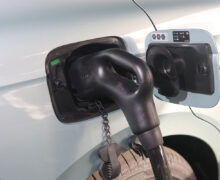 Ce qui change pour les automobilistes le 1er février 2023 : prix de la recharge, péages…
