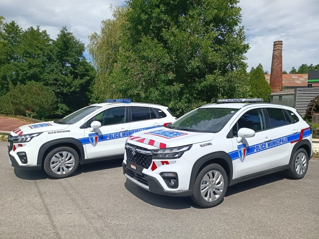 The Municipal Police Drive A Hybrid Suzuki S Cross Archyde