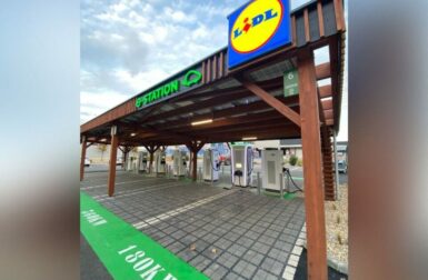 Voitures électriques : Lidl casse les prix de la recharge rapide avec une nouvelle station de bornes