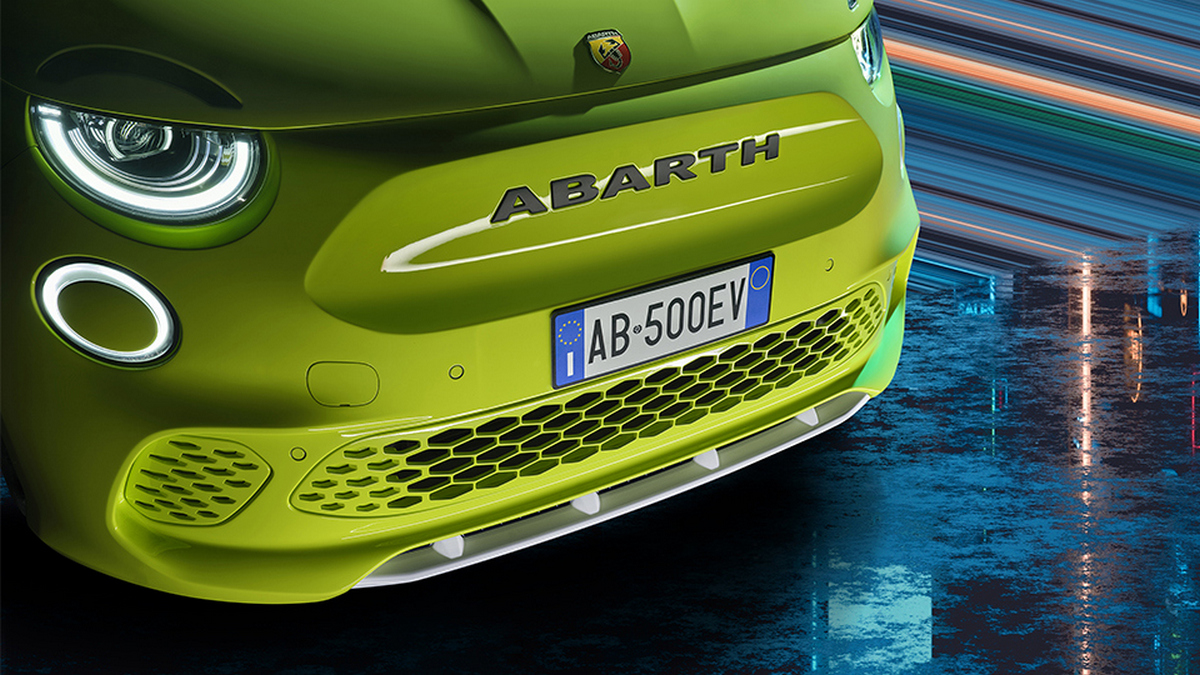 Nouvelle Abarth 500e (2023) - plus rapide que la 695 à essence