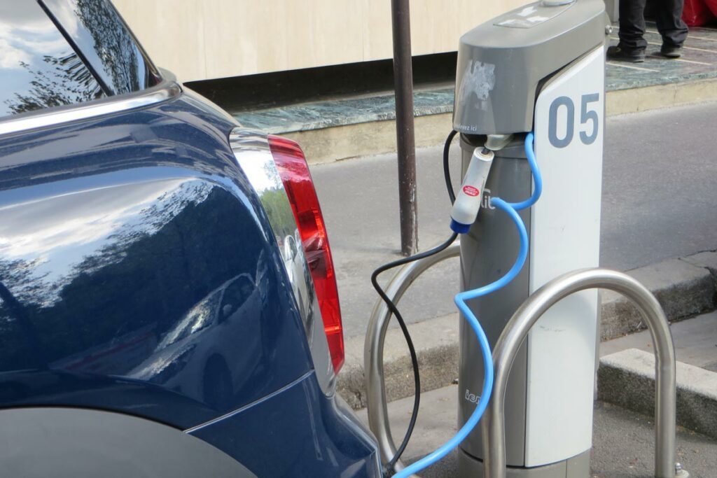 Ouest Charge, Belib' - Augmentation Des Tarifs Des Réseaux De Recharge ...