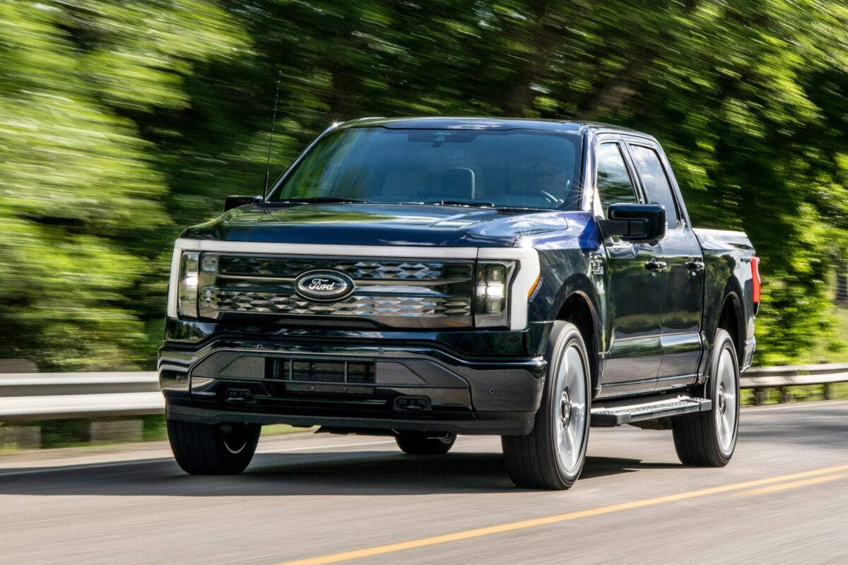 Cette Ford électrique se vend mal, la marque baisse encore sa production