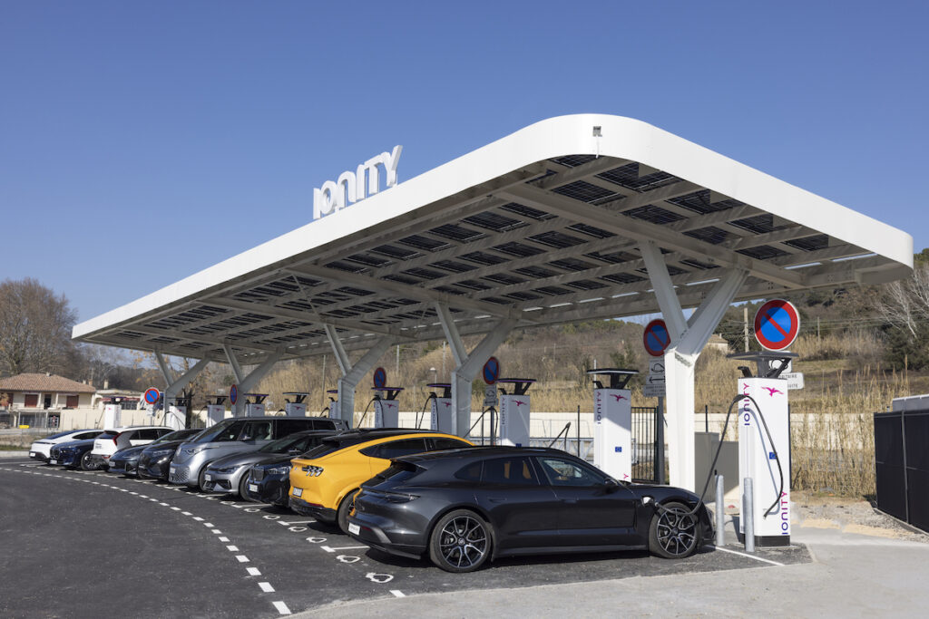 Bornes De Recharge Ionity Ouvre Deux Stations G Antes Sur L Autoroute A