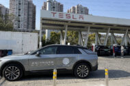 Cadillac propose des essais aux propriétaires de Tesla pendant qu’ils rechargent