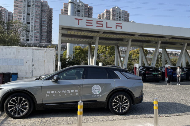 Cadillac propose des essais aux propriétaires de Tesla pendant qu’ils rechargent