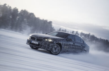 Vidéo – BMW i5 en plein test hivernal : tout ce que l’on sait sur la nouvelle berline électrique