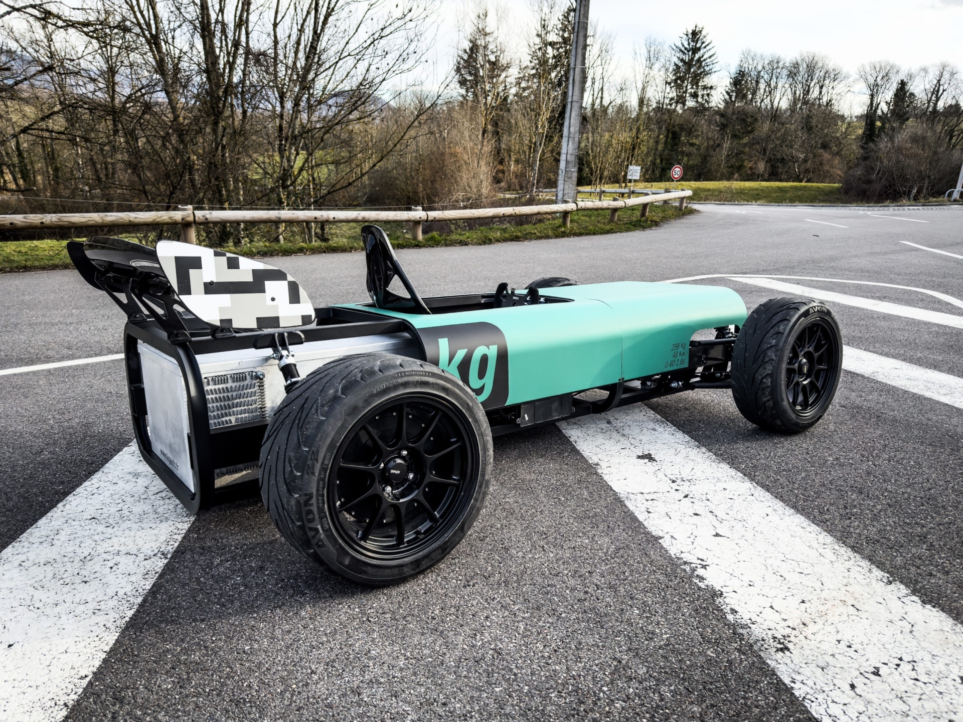 KG Auto présente Le Tube, une voiture de sport électrique française de ...