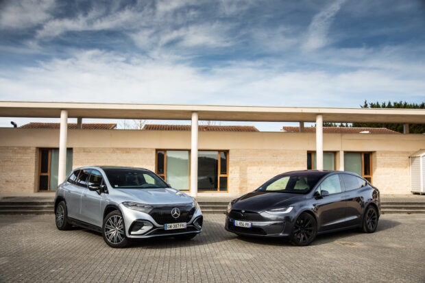 Comparatif – Mercedes EQS SUV vs Tesla Model X Plaid : duel de poids lourds
