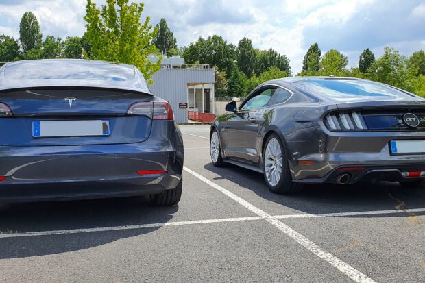 Témoignage : Thierry abandonne sa Ford Mustang V8 pour une Tesla Model 3 Performance