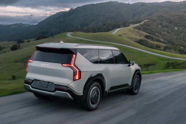 Avec l’EV9, Kia simplifie la recharge rapide