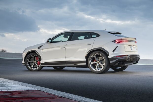 Le Lamborghini Urus hybride rechargeable se précise
