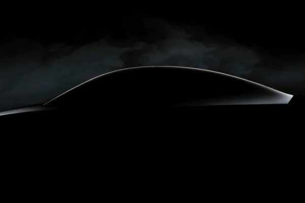 Tesla dévoile la silhouette de son prochain modèle et Elon Musk affirme qu’elle est déjà en production