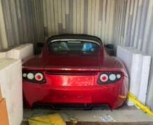 Tesla Roadster abandonnées : vers le million de dollars pour les trois exemplaires ?
