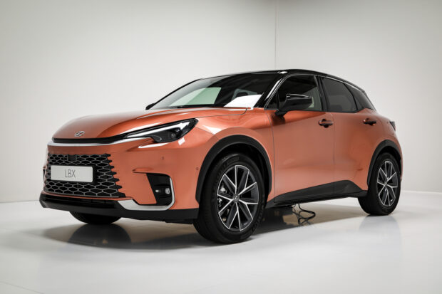Nouveau Lexus LBX : notre premier contact avec l’ambitieux mini SUV premium hybride