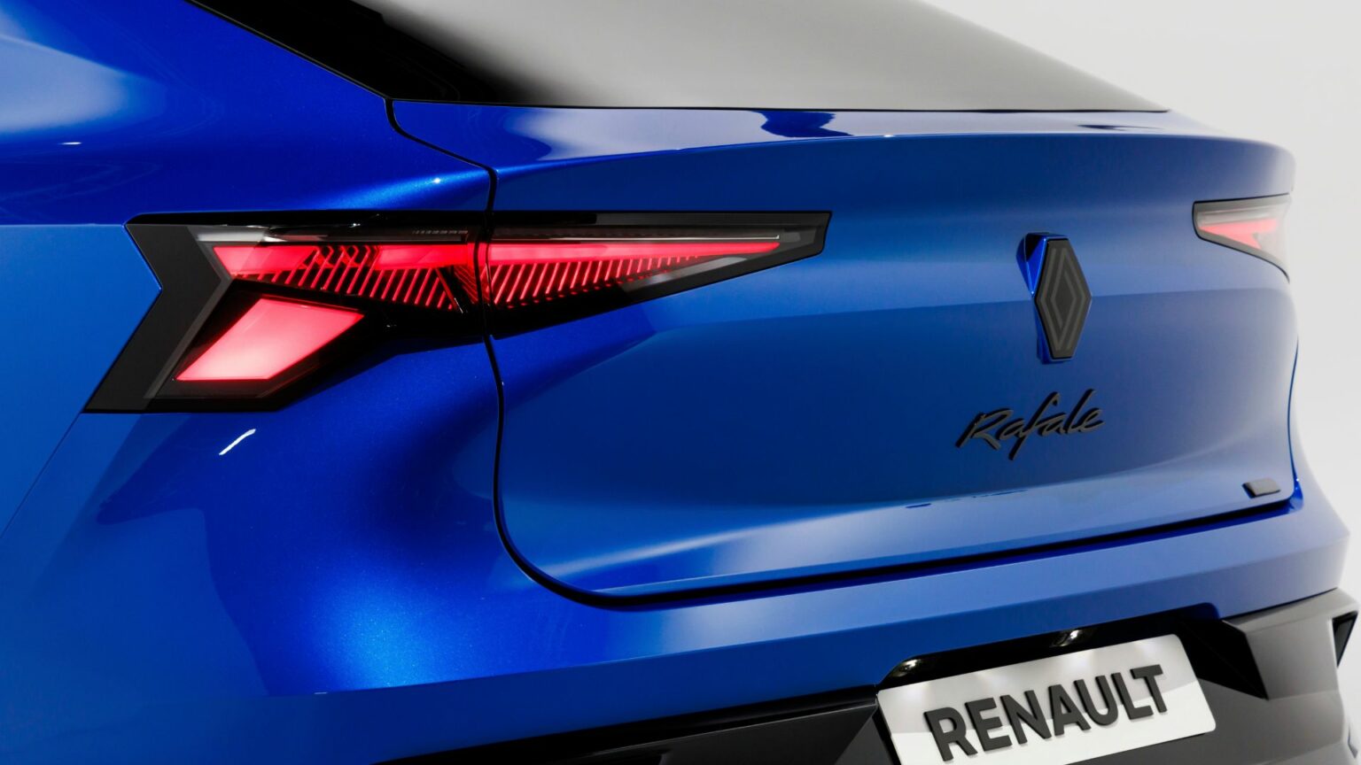 Reault Rafale Renault Rafale E-Tech full hybride : batterie, autonomie, performances