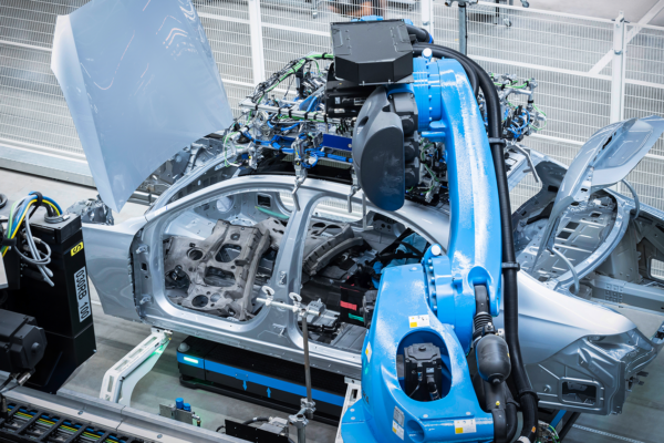 Mercedes-Benz va se faire livrer 50 000 tonnes d’acier décarboné par an d’ici 2025