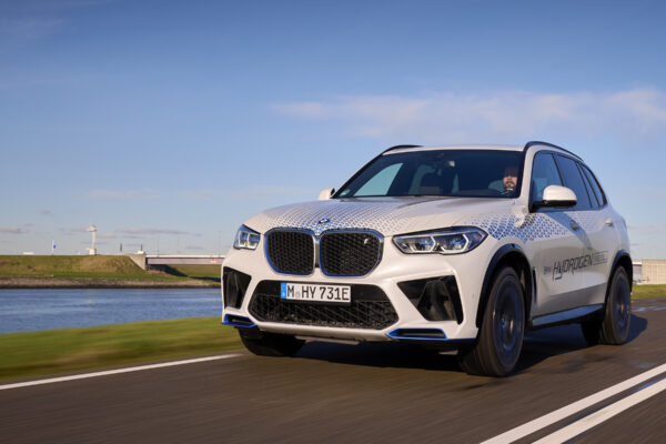 Essai vidéo – BMW iX5 Hydrogen : une solution crédible ? Notre test sur les routes françaises