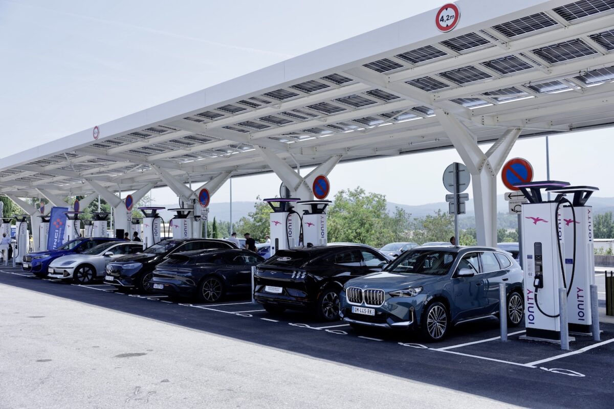 Bornes de recharge : Ionity ouvre une nouvelle grosse station sur  l'autoroute A8