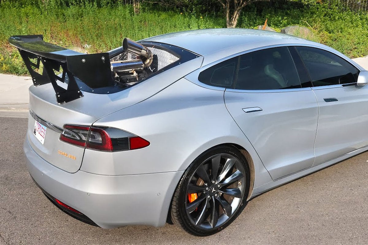 He built a hybrid Tesla Model S with his own hands with a turbodiesel engine