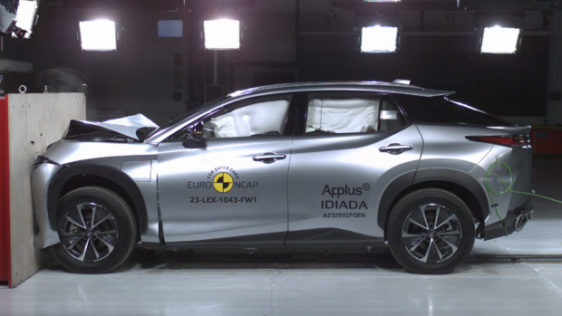 Lexus RZ électrique : 5 étoiles au crash-test Euro NCAP, avec un petit bémol
