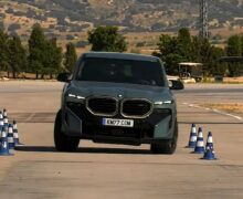 L’énorme BMW XM hybride rechargeable en difficulté au test de l’élan