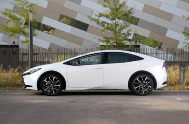 La Toyota Prius hybride serait plus propre que n’importe quelle voiture électrique