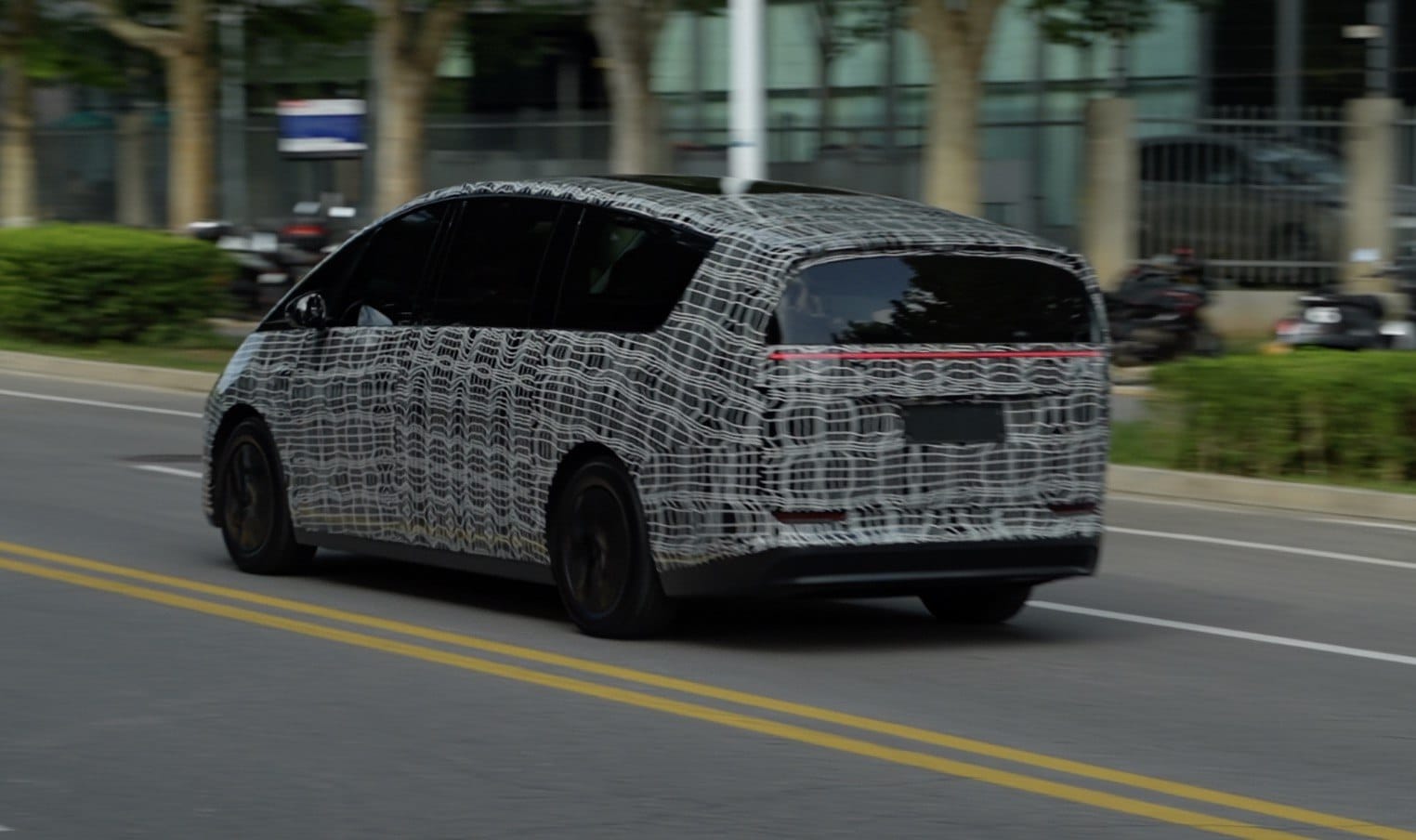 Le prototype du monospace électrique LI Auto Mega est de sortie.
