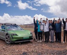 5 573 mètres : la Porsche Taycan Cross Turismo réalise un nouveau record d’ascension