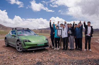 5 573 mètres : la Porsche Taycan Cross Turismo réalise un nouveau record d’ascension