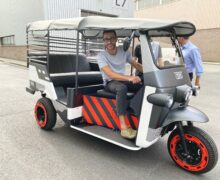 À bord du tuk-tuk 100 % électrique qui carbure aux batteries usagées de l&rsquo;Audi e-tron
