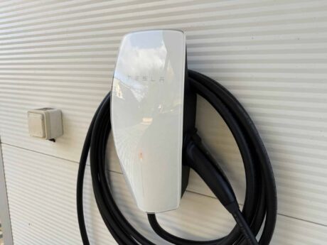 Acheter la borne de recharge Tesla Wall Connector, désormais en vente sur   !