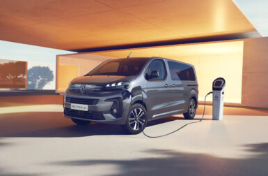 Peugeot e-Traveller : petit restylage pour le minivan électrique