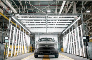 Pourquoi Ford va réduire de moitié la production de son pick-up électrique ?