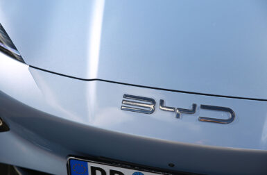 Pour écouler plus de voitures électriques, BYD renforce sa présence en France