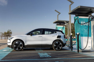 Volvo commence à remettre en cause sa promesse de ne vendre que des électriques en 2030