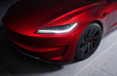 La Tesla Model 3 Performance est à la peine sur le circuit du Nürburgring