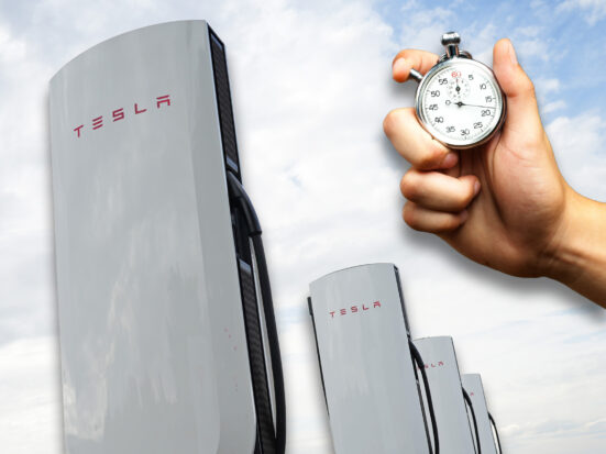 Tesla Superchargeurs V4 : 4 jours seulement pour les installer, la preuve en vidéo